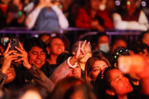 Ovacionan a “Paquita La Del Barrio” durante su presentación en el Teatro Del Pueblo imagen 2