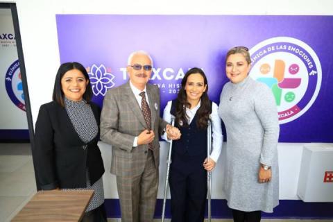 Autoridades de Chiautempan atestiguan inauguración de clínica de las emociones imagen 5
