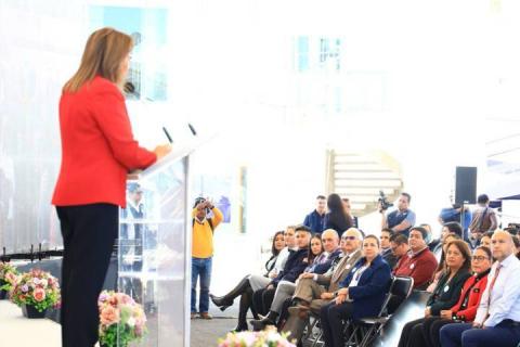 Autoridades de Chiautempan atestiguan inauguración de clínica de las emociones imagen 6