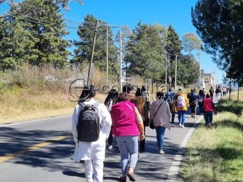 Pobladores bloquean carretera federal Tlaxcala - Texoloc imagen 5