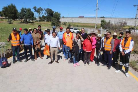 Sigue la entrega de obras en Xaltocan; alcalde inaugura pavimento en Las Mesas q