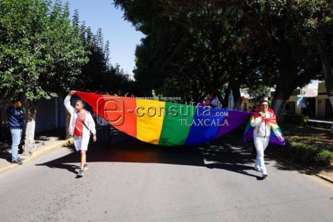 Marchan en Tlaxcala exigiendo justicia por la muerte de Jesús Ociel Baena imagen 3