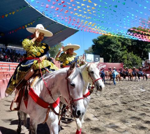 Elegancia y valentía, elementos que destacaron en la “Feria De Escaramuzas”