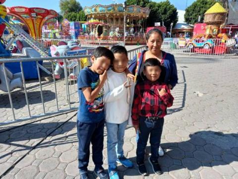 Interacción con animales, actividad preferida por infantes en la Feria de Tlaxcala imagen 3