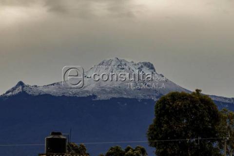 ¡Saquen la cobija! Cubierta de nieve amanece la Malinche imagen 5