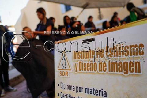 Cortes de cabello gratis en la parroquia de San José imagen 4