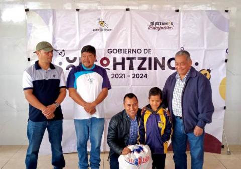Entrega Luis Ángel Barroso más de 300 becas “estímulos a la educación” imagen 5