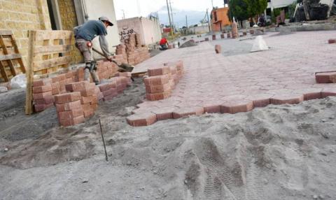 Registra un avance del 80 por ciento la pavimentación de la calle Allende de Apetatitlán imagen 2