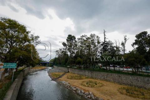 Avanzan trabajos de jardinería dentro del río Zahuapan imagen 1