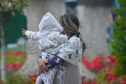 Pese a las bajas temperaturas, ciudadanos realizan actividades con estilo invernal imagen 1