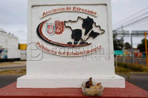 En total abandono el obelisco de los egresados del IPN en Tlaxcala imagen 2