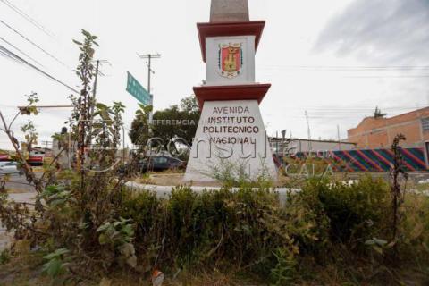 En total abandono el obelisco de los egresados del IPN en Tlaxcala imagen 7