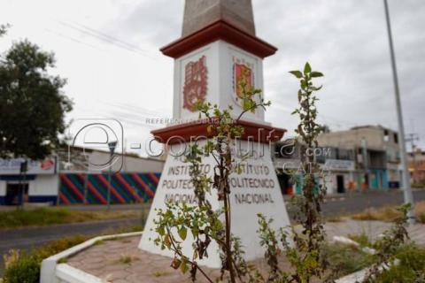 En total abandono el obelisco de los egresados del IPN en Tlaxcala imagen 8