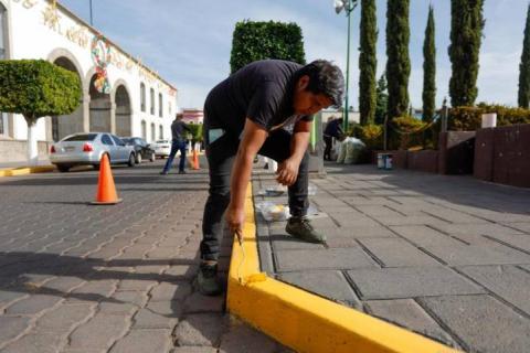 Personal del Congreso realiza trabajos de mantenimiento en calles aledañas imagen 1