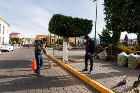Personal del Congreso realiza trabajos de mantenimiento en calles aledañas imagen 3