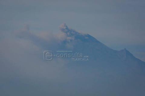 Continúa con intensa actividad el volcán Popocatépetl imagen 2