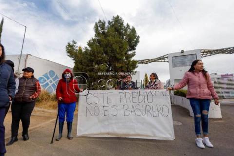 Vecinos de Tlacomulco cierran calles en protesta por almacenamiento de basura imagen 3