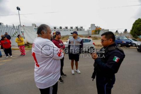 Vecinos de Tlacomulco cierran calles en protesta por almacenamiento de basura imagen 8