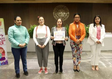 Clausura Presidenta del Poder Judicial el “Curso - Taller Psicoterapia Infantil” imagen 1