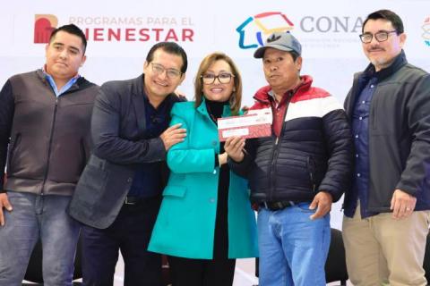 Encabezó gobernadora entrega de tarjetas del programa por una mejor vivienda imagen 1