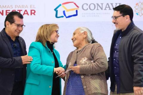 Encabezó gobernadora entrega de tarjetas del programa por una mejor vivienda imagen 3