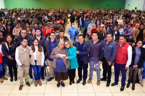 Encabezó gobernadora entrega de tarjetas del programa por una mejor vivienda imagen 5