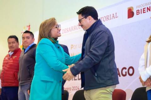 Encabezó gobernadora entrega de tarjetas del programa por una mejor vivienda imagen 6