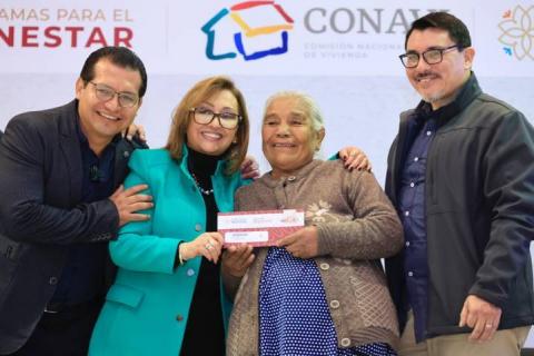 Encabezó gobernadora entrega de tarjetas del programa por una mejor vivienda imagen 7