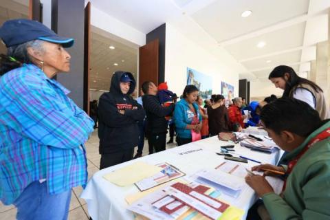 Encabezó gobernadora entrega de tarjetas del programa por una mejor vivienda imagen 9