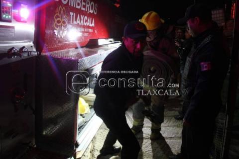Se incendia vivienda dedicada supuestamente a la pirotecnia en Nativitas imagen 4