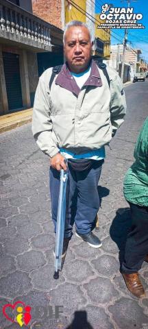 Se entregan auxiliares auditivos, silla de ruedas y anteojos a personas vulnerables en Papalotla imagen 2