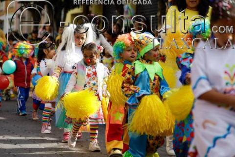 Se lleva a cabo desfile de carnaval infantil en la capital tlaxcalteca imagen 6