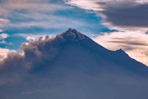 ¡ Un verdadero Miércoles de ceniza! El Popocatépetl aumenta su actividad imagen 4