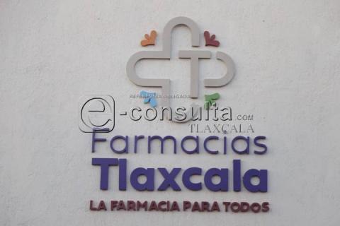 Conductor ebrio se mete con camioneta a instalaciones de Pensiones Civiles en Tizatlán imagen 3