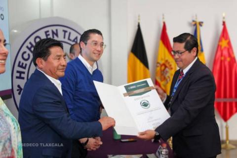 Firman convenio de colaboración Sedeco y Clauz para fomentar la competitividad imagen 4