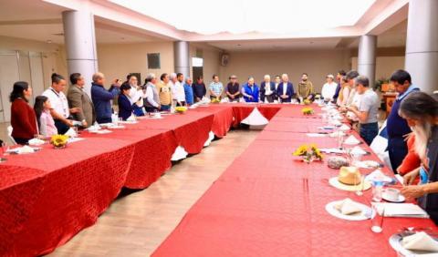 Ayuntamiento de Chiautempan inaugura el mural “El Tlacuilo” y es sede de la XXI reunión del consejo de cronistas de Tlaxcala imagen 3