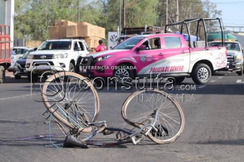Hombre casi pierde las piernas tras pasarle encima un tráiler en Santa Ana Chiautempan imagen 1