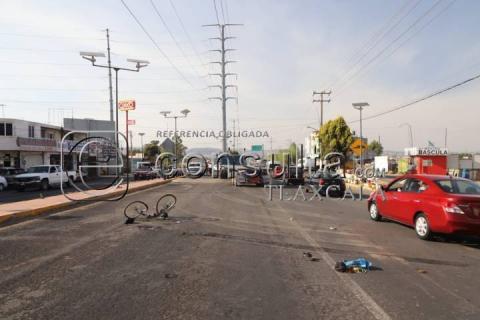 Hombre casi pierde las piernas tras pasarle encima un tráiler en Santa Ana Chiautempan imagen 2