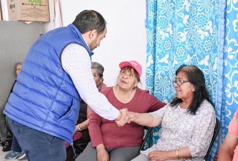 Asiste Badillo al Aniversario del Grupo de la tercera edad de Santa Anita Huiloac imagen 3