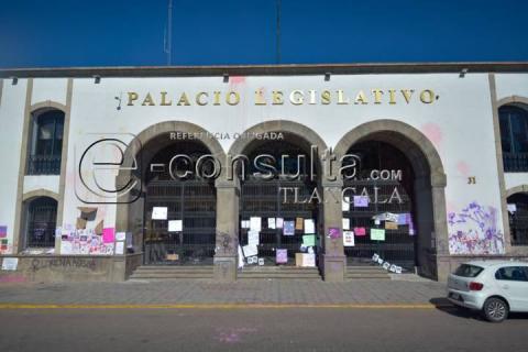El eco de la protesta: Monumentos marcados por la manifestación #8M imagen 2