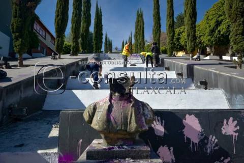 El eco de la protesta: Monumentos marcados por la manifestación #8M imagen 4