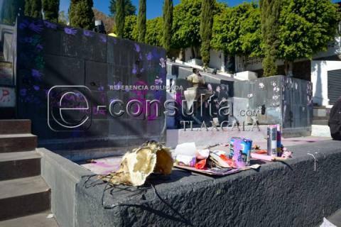 El eco de la protesta: Monumentos marcados por la manifestación #8M imagen 7