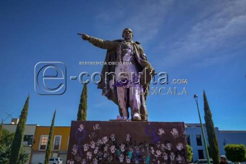 El eco de la protesta: Monumentos marcados por la manifestación #8M imagen 9