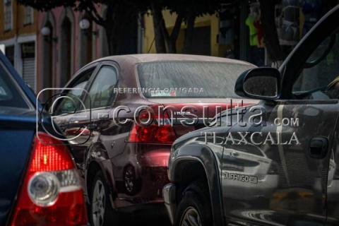 Continúa intensa caída de ceniza en el municipio de Tlaxcala imagen 6
