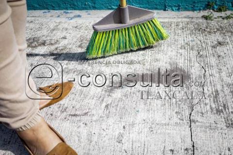 Continúa intensa caída de ceniza en el municipio de Tlaxcala imagen 9