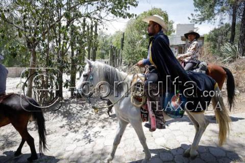 Con burros cargados de leña veneran a San José en la Trinidad Tenexyecac imagen 15