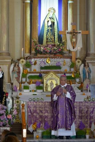 Celebración Sagrada: Unión y Reflexión bajo la Tutela Episcopal imagen 5