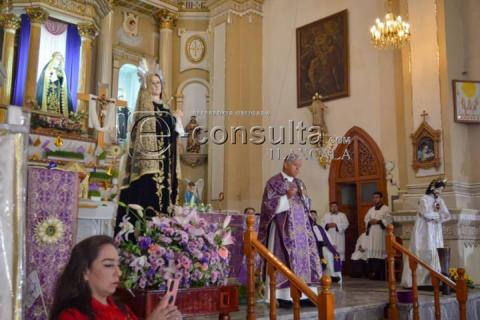 Celebración Sagrada: Unión y Reflexión bajo la Tutela Episcopal imagen 10