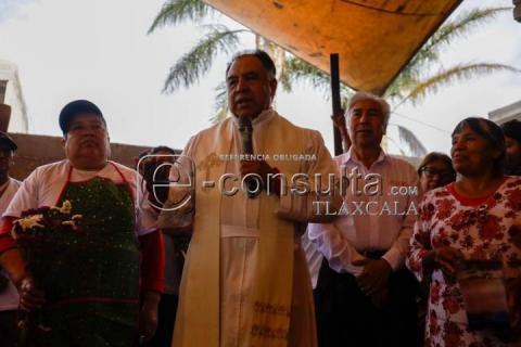 Realizan mole prieto en Santa Cruz Guadalupe en honor a Padre Jesús del Convento imagen 3