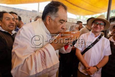 Realizan mole prieto en Santa Cruz Guadalupe en honor a Padre Jesús del Convento imagen 9